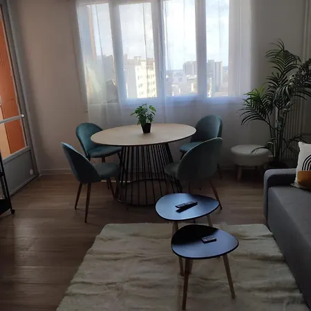 Grand T5 - Lumineux - Patio Apartment