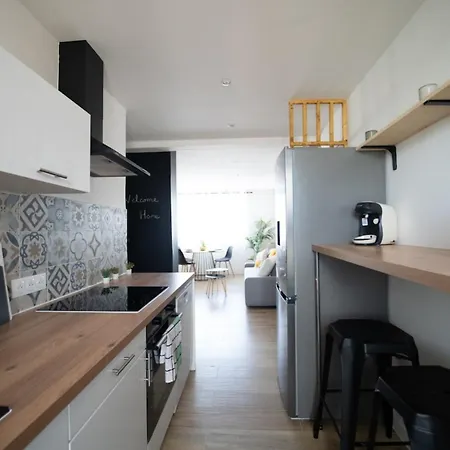 Grand T5 - Lumineux - Patio Apartment Nîmes